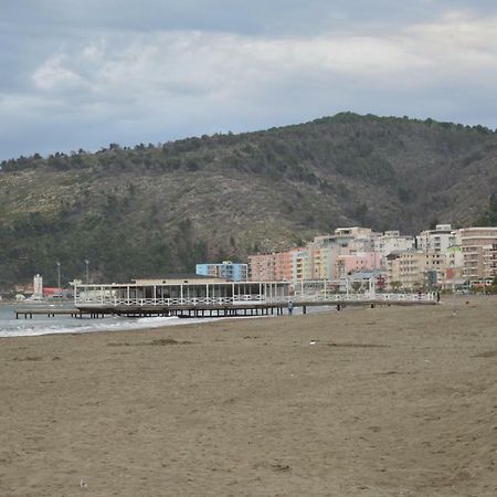 Blini Seaside Apartment Shëngjin エクステリア 写真